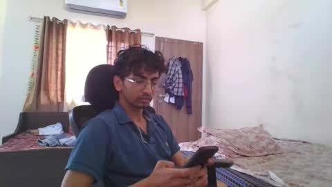 Snapshot of maskboyz2004 chatting on September 17, 2025, 4:36 am Mask Boy online show from September 17, 2025, 4:36 am