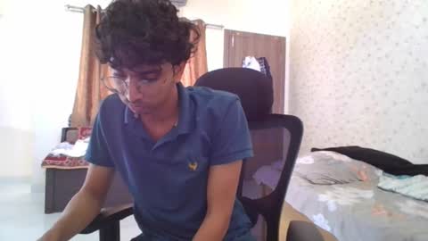 Mask Boy online show from October 18, 2025, 5:54 am