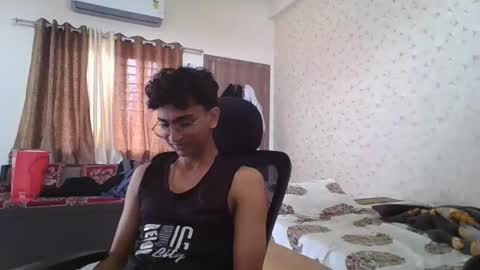 Mask Boy online show from November 1, 2025, 3:52 am