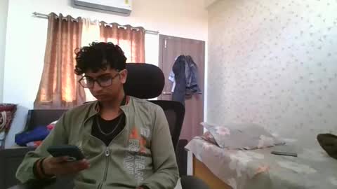 Mask Boy online show from January 7, 2026, 4:48 am