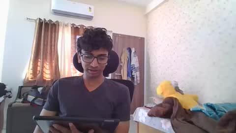 Mask Boy online show from January 15, 2026, 4:39 am