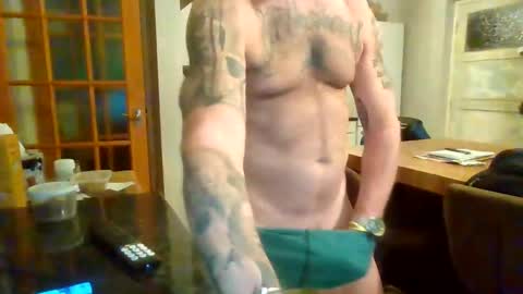 Masked Masturbation Couple online show from November 18, 2025, 10:25 pm