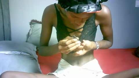 maskgang001 online show from April 25, 2026, 4:37 am