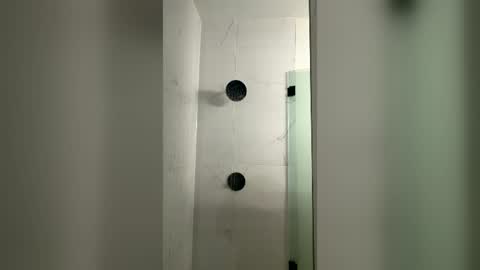 Snapshot of maskonpro19393 chatting on July 6, 2026, 1:46 am Welcome to my room online show from July 6, 2026, 1:46 am