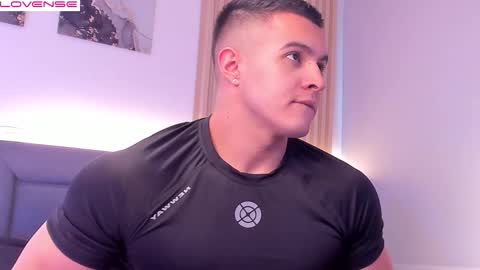 Mason Bennet online show from December 4, 2025, 7:55 pm