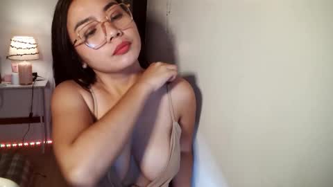 Snapshot of masquerade_girl4 chatting on October 16, 2025, 10:49 am masquerade girl4 online show from October 16, 2025, 10:49 am