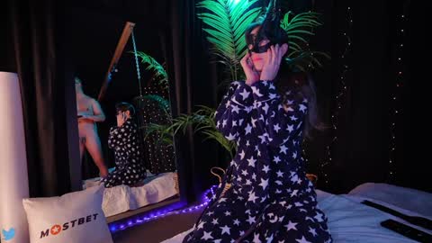 Snapshot of masqueradeporn chatting on December 15, 2024, 11:53 pm DickJane online show from December 15, 2024, 11:53 pm