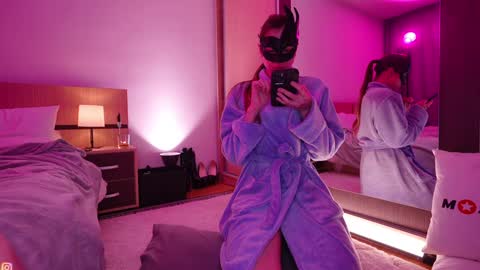 Snapshot of masqueradeporn chatting on February 26, 2025, 7:27 pm DickJane online show from February 26, 2025, 7:27 pm