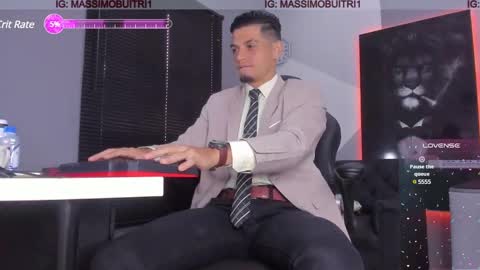 Snapshot of massimo_g chatting on December 10, 2024, 1:33 pm I am Massimo online show from December 10, 2024, 1:33 pm