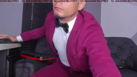 I am Massimo online show from December 15, 2025, 12:31 pm