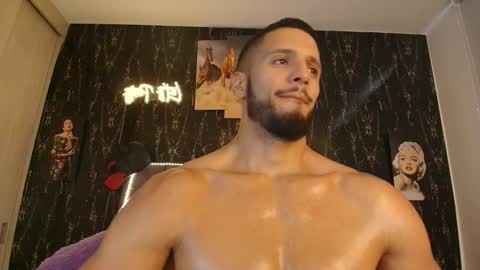 massimo_greco2 online show from December 3, 2025, 9:35 pm