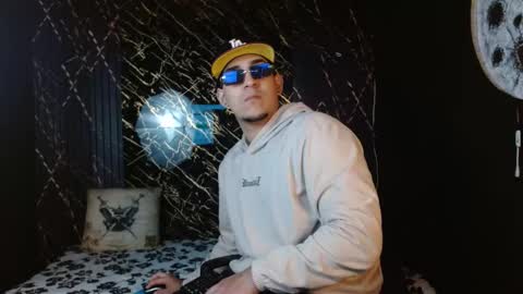 massimo_vidal online show from February 4, 2026, 10:43 am