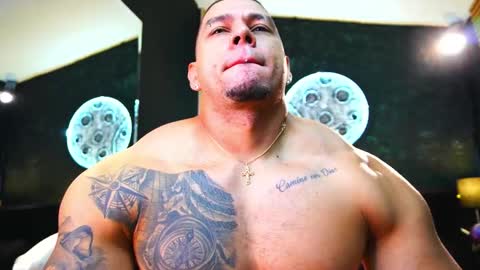 massimowalton2 online show from November 15, 2025, 2:02 pm