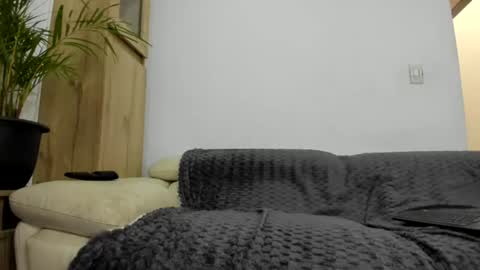 Domi online show from June 26, 2026, 11:58 am