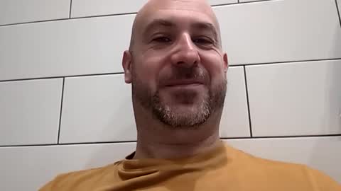 Snapshot of masterclass69er chatting on October 7, 2025, 8:33 am Bob online show from October 7, 2025, 8:33 am