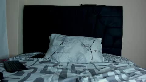 Snapshot of masterfiterotic chatting on October 28, 2025, 9:17 pm masterfiterotic online show from October 28, 2025, 9:17 pm