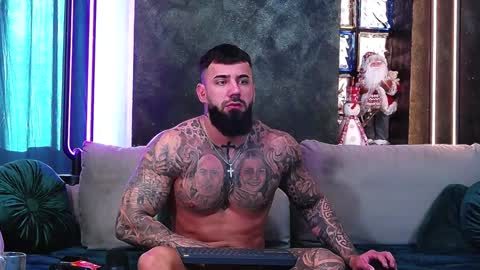 Snapshot of masterkingofmuscle chatting on December 18, 2024, 8:31 am masterkingofmuscle online show from December 18, 2024, 8:31 am