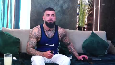 Snapshot of masterkingofmuscle chatting on January 6, 2025, 8:46 am masterkingofmuscle online show from January 6, 2025, 8:46 am