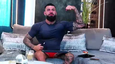 Snapshot of masterkingofmuscle chatting on February 10, 2025, 7:26 am masterkingofmuscle online show from February 10, 2025, 7:26 am