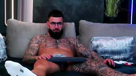 Snapshot of masterkingofmuscle chatting on March 7, 2025, 9:27 pm masterkingofmuscle online show from March 7, 2025, 9:27 pm