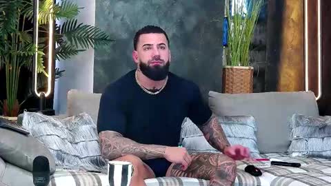 masterkingofmuscle online show from November 17, 2025, 7:47 am