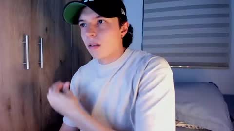 mastrangelo_x online show from June 24, 2026, 4:44 am