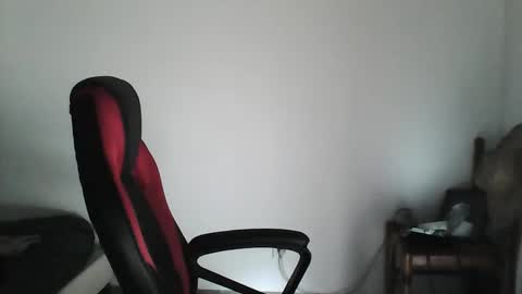 Snapshot of mat11efou chatting on April 28, 2026, 12:43 pm mat11efou online show from April 28, 2026, 12:43 pm