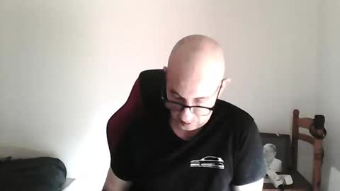 Snapshot of mat11efou chatting on May 10, 2026, 9:25 am mat11efou online show from May 10, 2026, 9:25 am