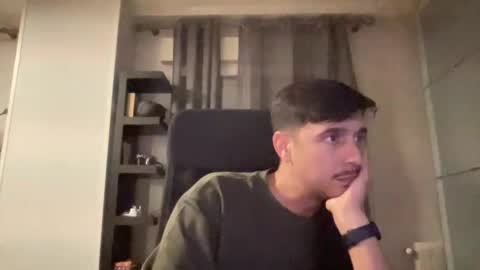 Snapshot of matahavi chatting on November 2, 2025, 9:28 pm Aaron online show from November 2, 2025, 9:28 pm