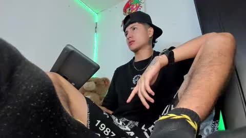 mateo_escobar online show from December 2, 2025, 2:50 am