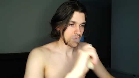 mateo_zeus online show from May 3, 2026, 12:05 am