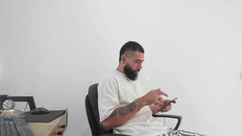 Matheus     online show from December 17, 2024, 8:32 pm