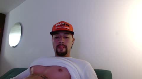 STRURIBE ON INSTAGRAM online show from March 4, 2026, 10:54 am