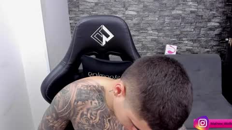 Mathew Independent model online show from November 3, 2025, 8:32 pm