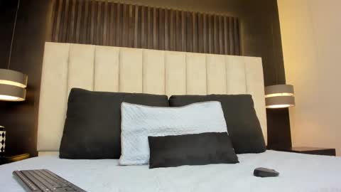 mathilda_liz online show from September 29, 2025, 12:32 pm