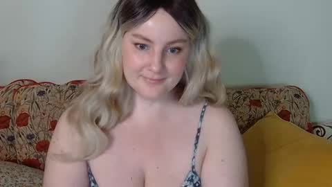 mathilde_solveig online show from January 25, 2025, 8:42 pm
