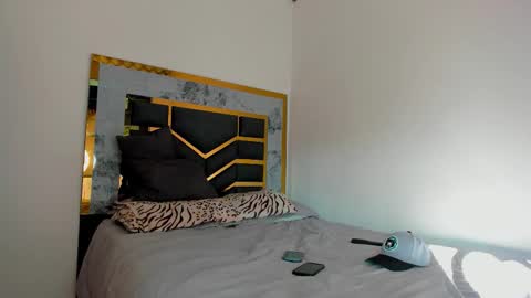 Snapshot of mattdevon chatting on October 6, 2025, 9:23 pm Matt online show from October 6, 2025, 9:23 pm