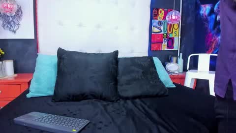 ---Matteo--- online show from October 21, 2025, 4:13 am