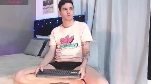 ---Matteo--- online show from November 17, 2025, 2:39 am