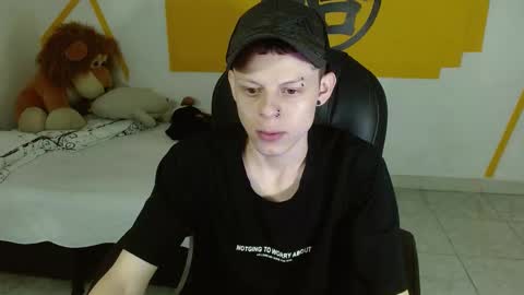 Snapshot of matthewboy_ chatting on January 18, 2025, 5:20 am MatthewBoy online show from January 18, 2025, 5:20 am