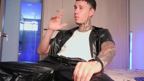 Snapshot of matthewjones1 chatting on November 9, 2025, 6:39 pm Matt online show from November 9, 2025, 6:39 pm