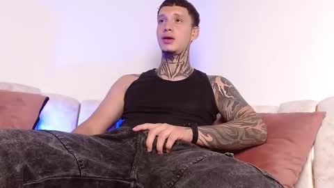 Snapshot of matthewjones1 chatting on November 29, 2025, 5:16 pm Matt online show from November 29, 2025, 5:16 pm