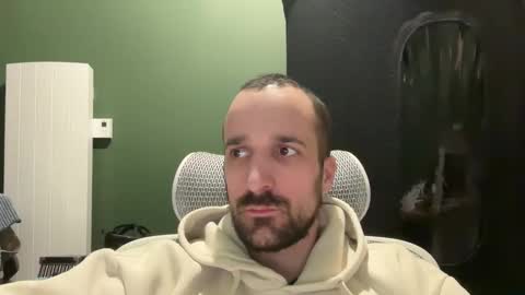 M online show from February 22, 2026, 12:01 am