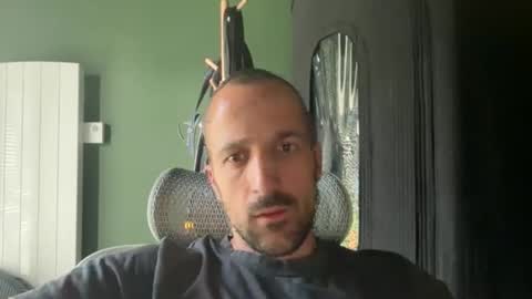 Snapshot of matthias24 chatting on May 31, 2026, 3:41 pm M online show from May 31, 2026, 3:41 pm