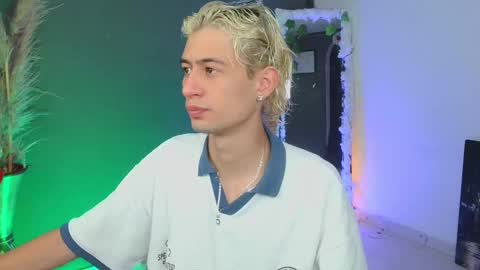 mattias     online show from October 4, 2025, 4:16 pm