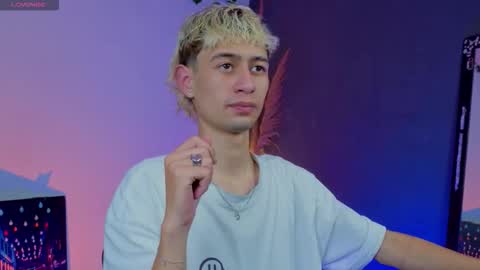 mattias     online show from December 2, 2025, 5:46 am