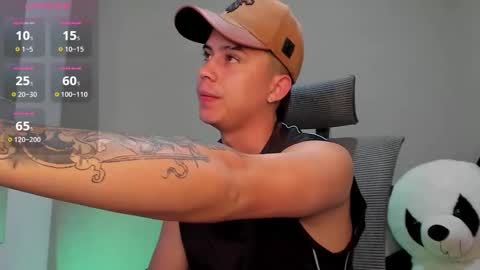 Snapshot of mattiwsmorris_ chatting on November 13, 2025, 4:06 pm mattiwsmorris_ online show from November 13, 2025, 4:06 pm