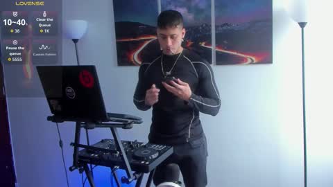 mattsaill_ online show from November 8, 2025, 12:16 pm