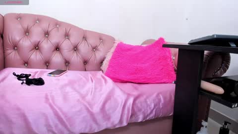 Snapshot of mature_beautiful chatting on December 30, 2024, 6:49 pm Lucy online show from December 30, 2024, 6:49 pm