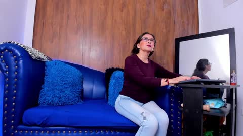 Snapshot of mature_beautiful chatting on January 15, 2025, 12:25 pm Lucy online show from January 15, 2025, 12:25 pm